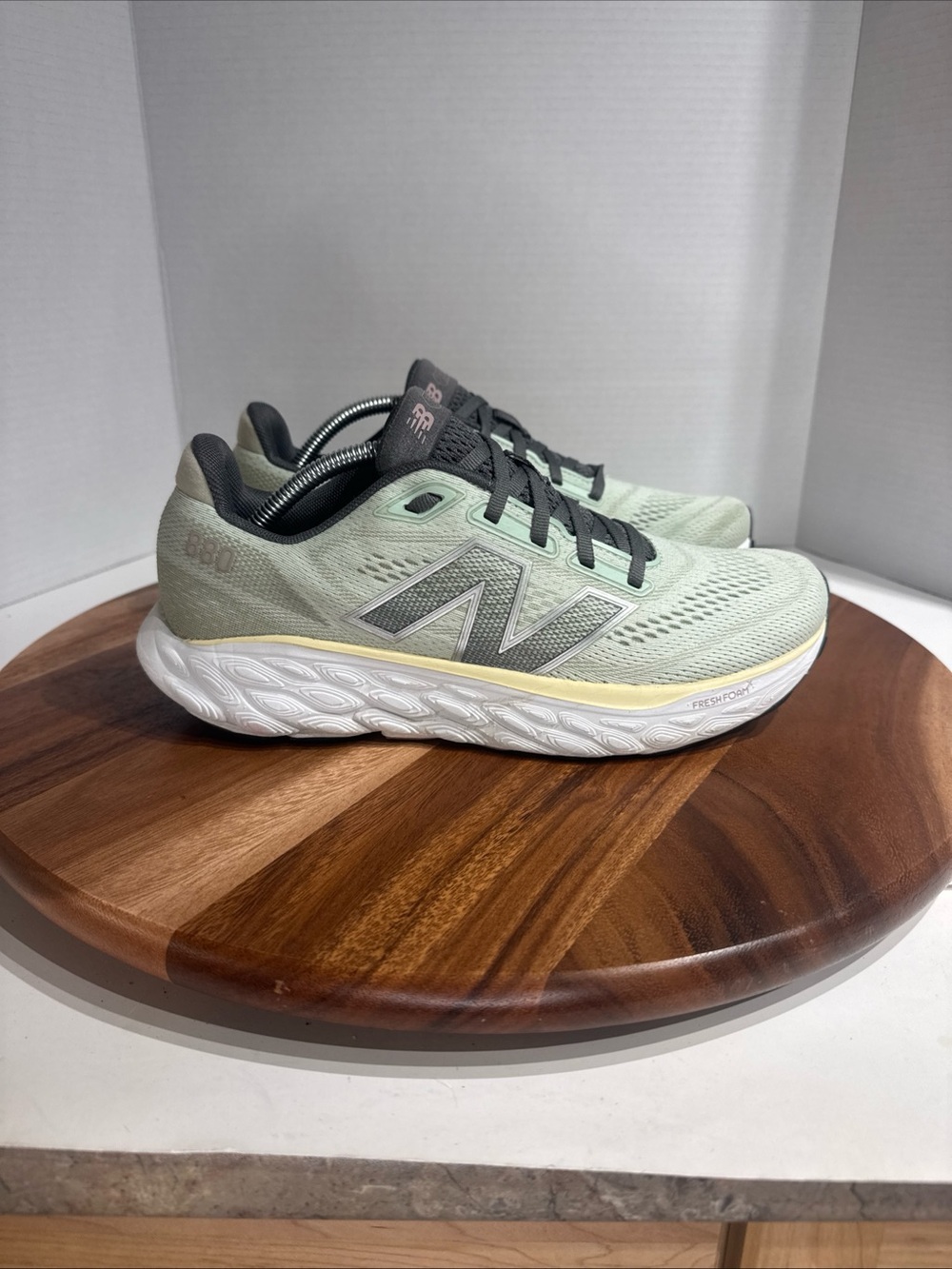 New Balance Shoes Womens Size 9.5 Green Grey Fresh Foam X 880v14